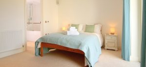 Quies Ocean Blue Holiday apartment Cornwall double bedroom 2