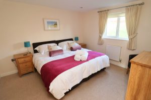 The Burrow holiday home Cornwall bedroom