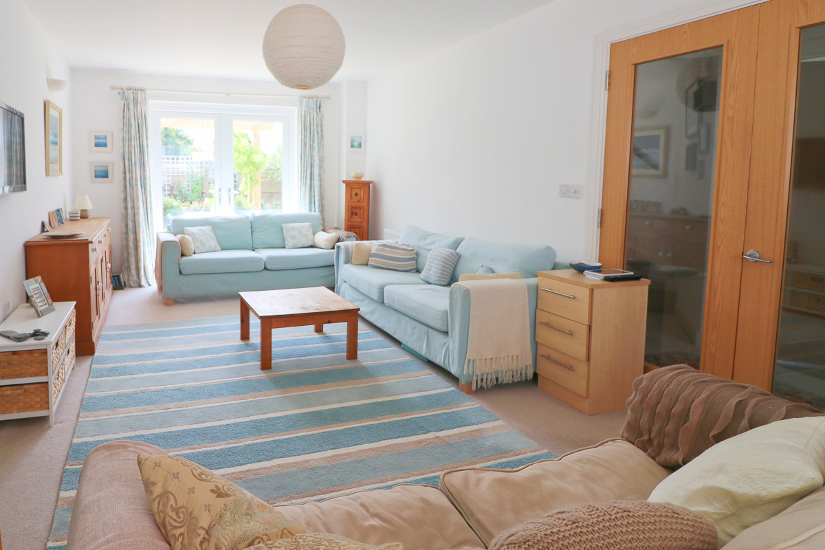 Waterhouse holiday home Cornwall light and airy lounge